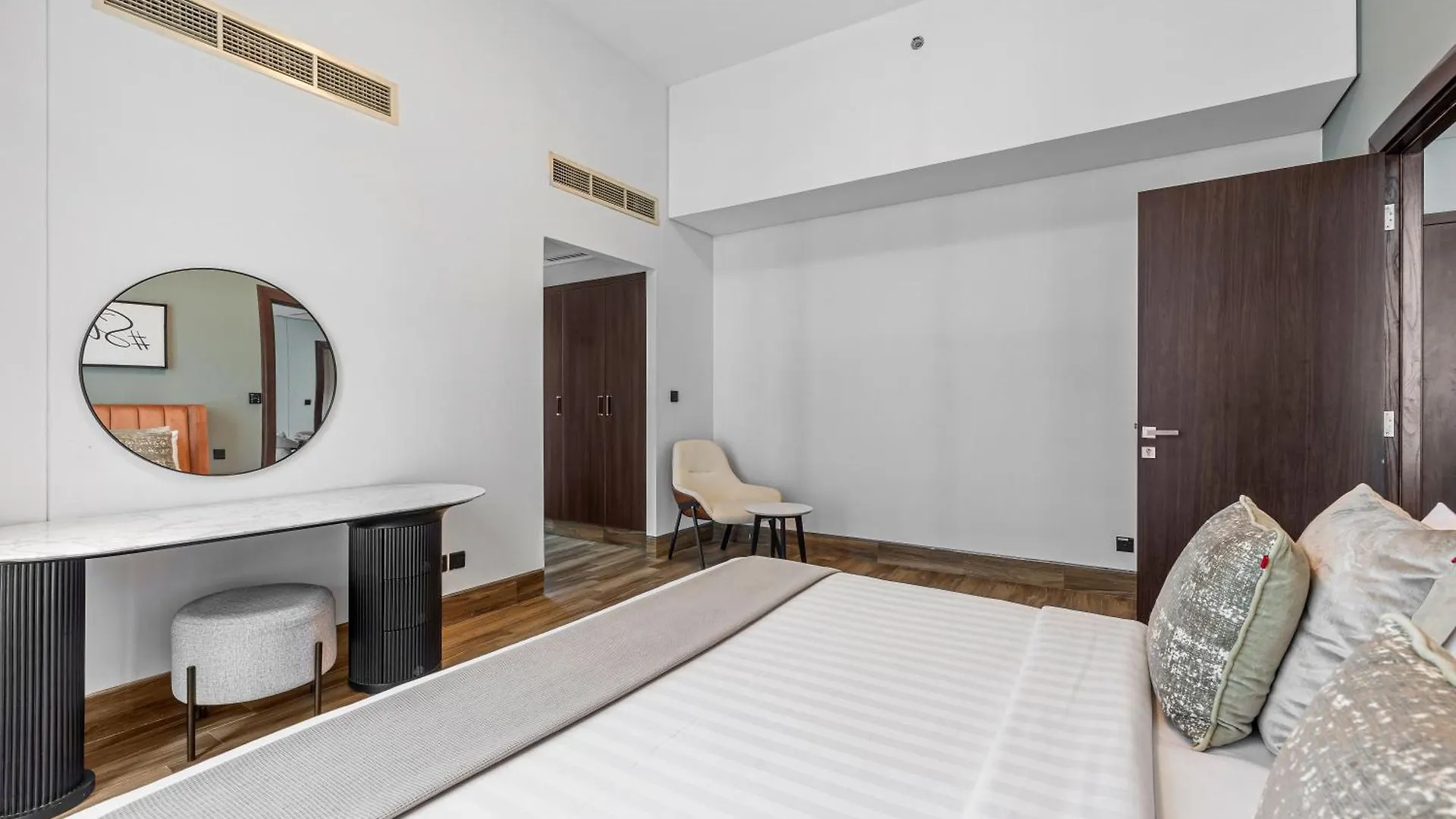 Unlock J One Downtown Dubai Apartment 0*,